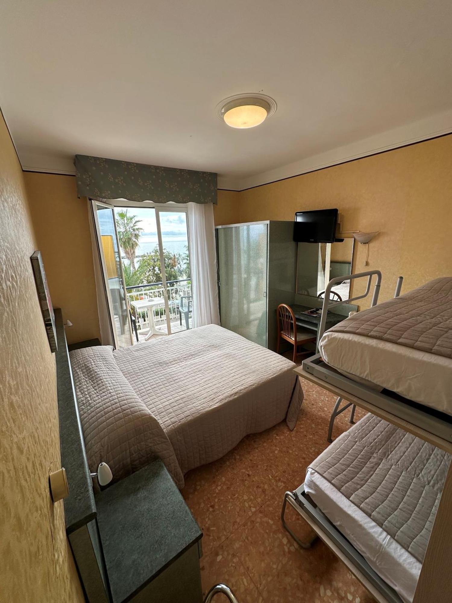 Hotel Svizzera Арма-ди-Таджа Экстерьер фото
