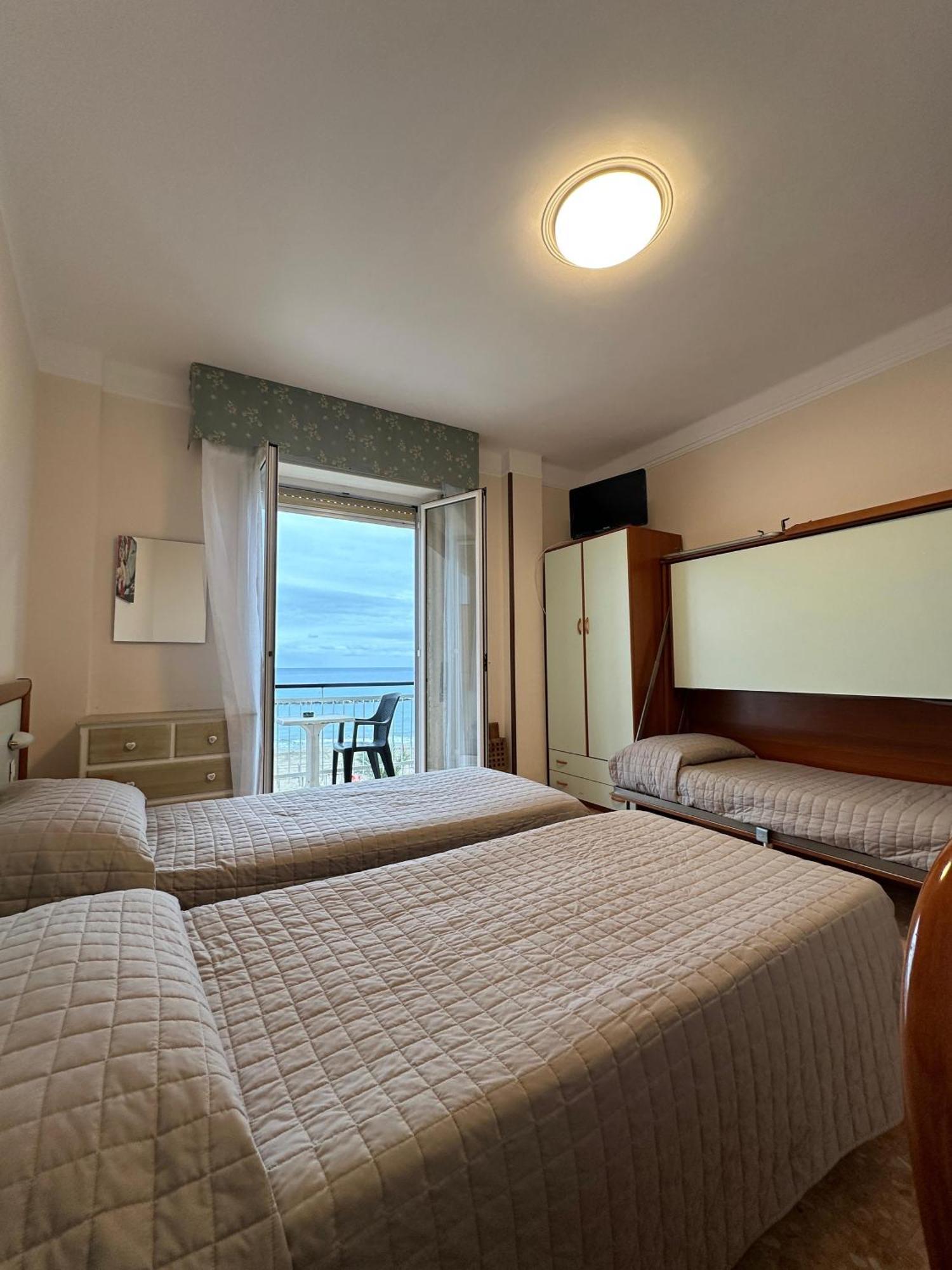 Hotel Svizzera Арма-ди-Таджа Экстерьер фото